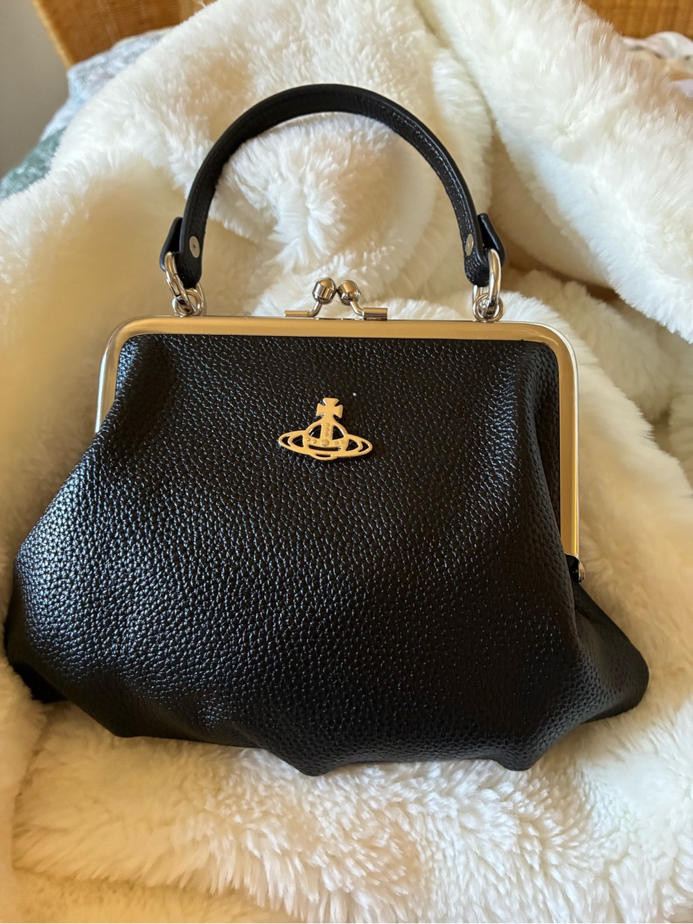 🖤AUTHENTIC VEGAN VIVIENNE WESTWOOD BAG🖤COMES WITH CHAIN SHOULDER STRAP🖤NWOT🖤